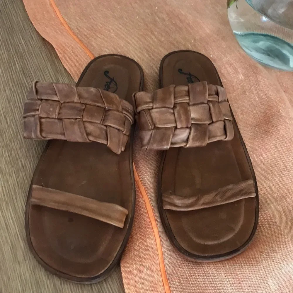 Free People Winding River Leather Slip On Sandal size 7